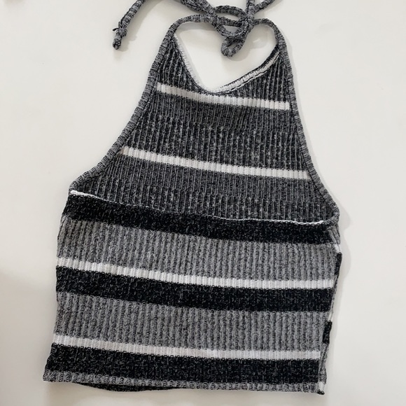 Cute crop top - Picture 2 of 3